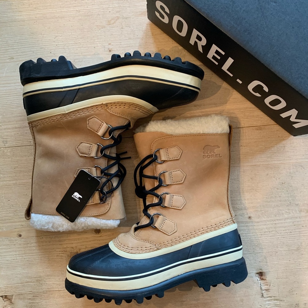 BRAND NEW Womens Sorel Caribou size 9.5